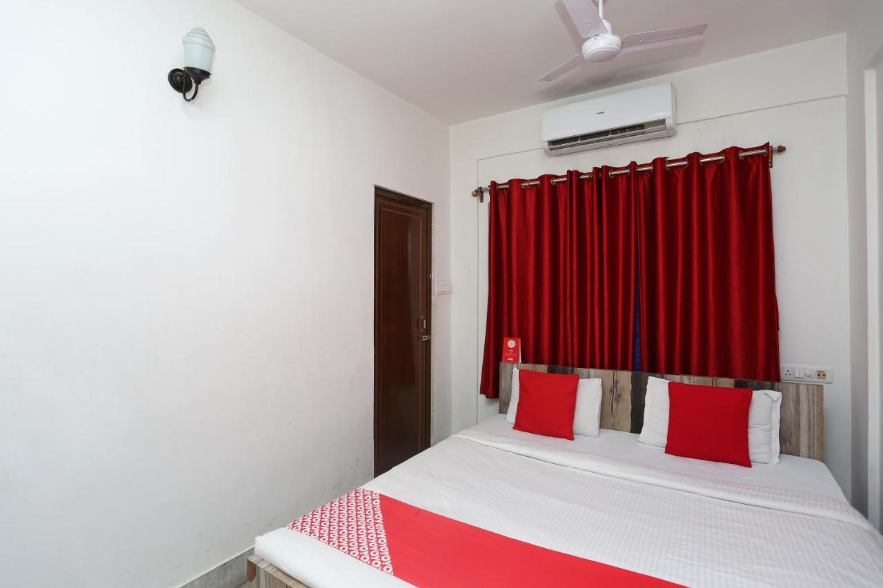 Oyo 11054 Amar Raj Guest House Kolkata Exterior photo