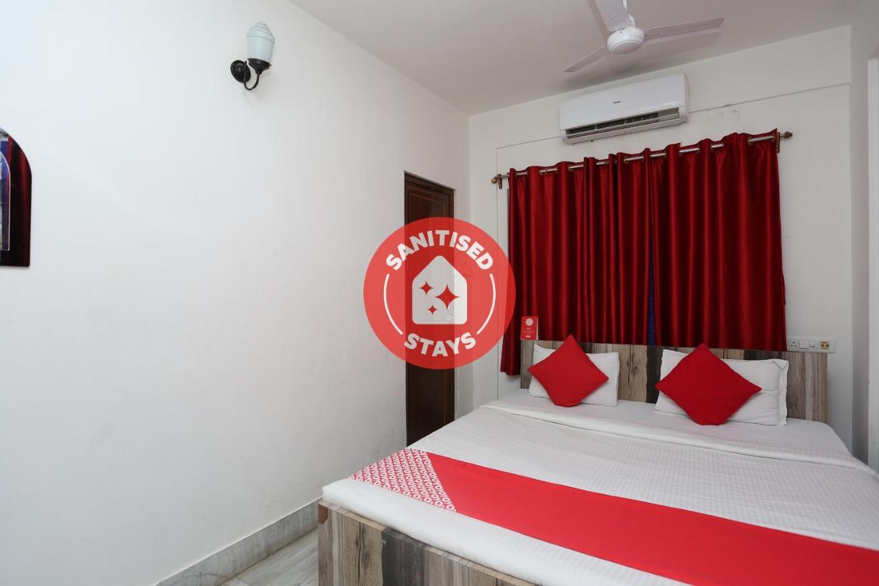 Oyo 11054 Amar Raj Guest House Kolkata Exterior photo