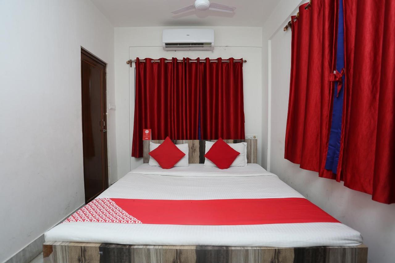 Oyo 11054 Amar Raj Guest House Kolkata Exterior photo